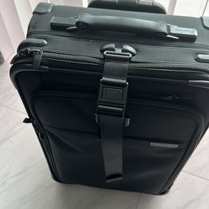 Briggs & Riley 22 Expandable Carry On